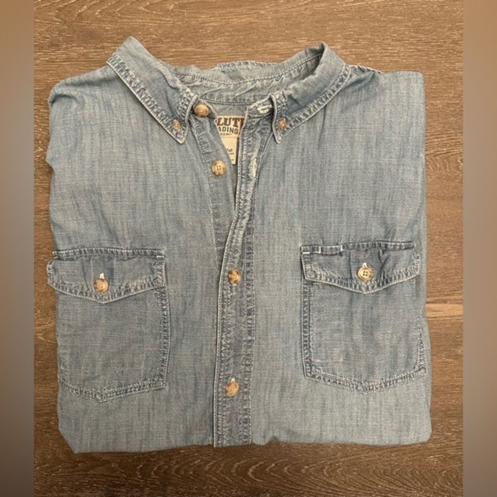 DULUTH TRADING CO SHORT SLEEVE LIGHT BLUE DENIM BUTTON DOWN - Size 2XL SKU:291